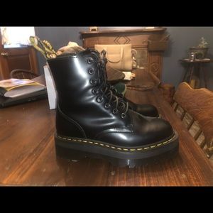 Jadon Dr martens platform boots